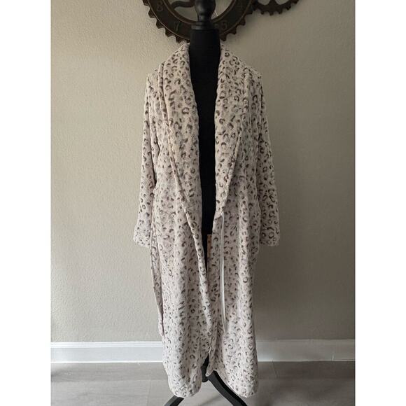 LIZ CLAIBORNE Bathrobe White Cheetah Sz M Sleepwear Comfort Chic Loungewear Cozy - Picture 1 of 9